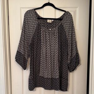 St. John's Bay Black and Gray Geometric pull over Blouse with elastic 3/4 sleeve
